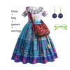 vestito occhiali orecchini borsa