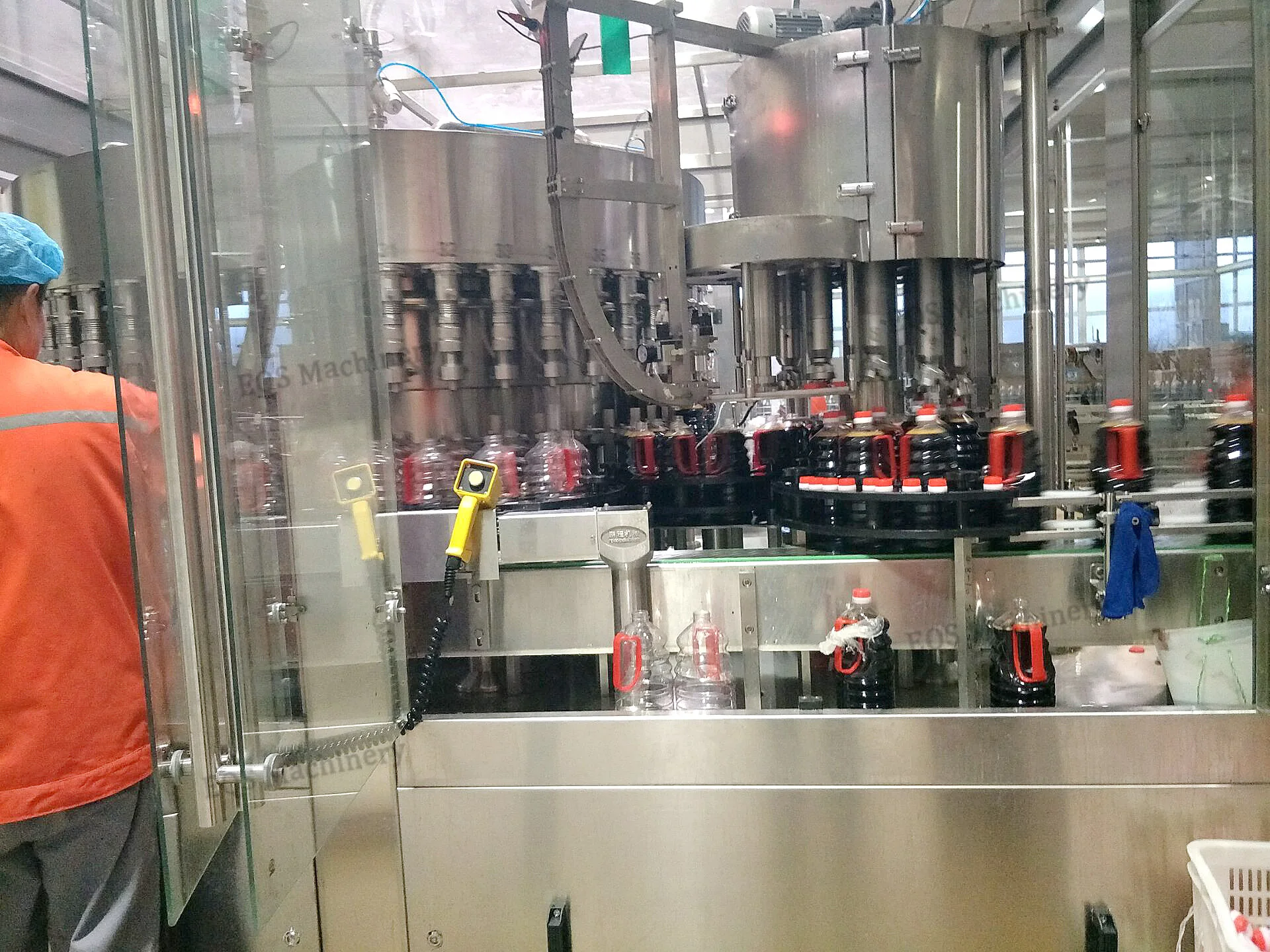 Automatic Squeeze Hot Sauce Bottle Filling And Capping Machine Buy Squeeze Sauce Bottle