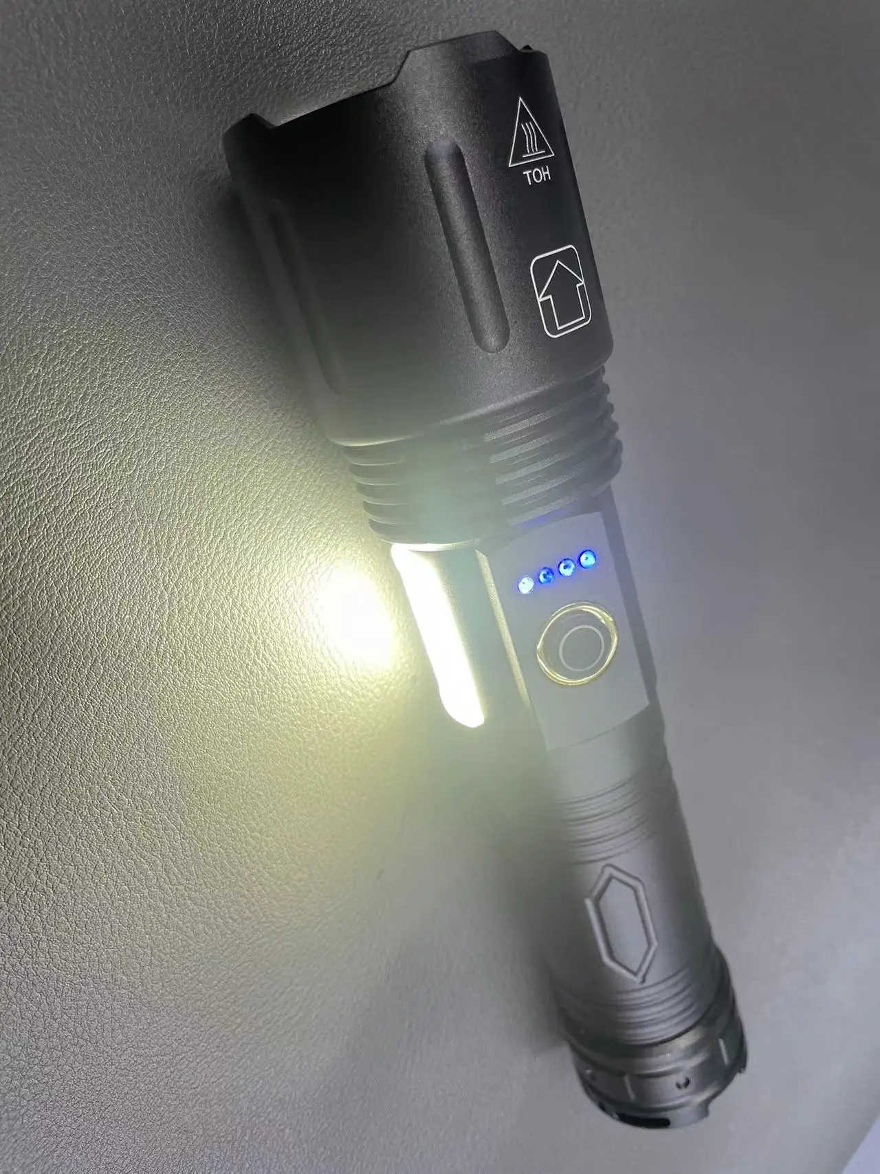 change batteries nebo flashlight Nebo Redline 6K Flashlight