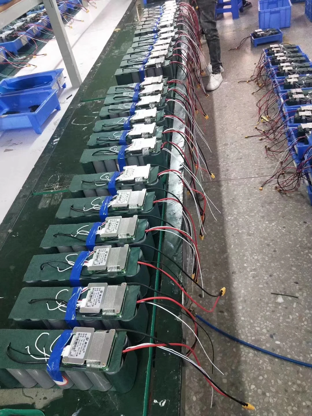 High-Power 24V 25.6V 12AH Lithium Ion Battery Pack Stock Replacement for Lead-Acid with Compatible Interface Power Supply