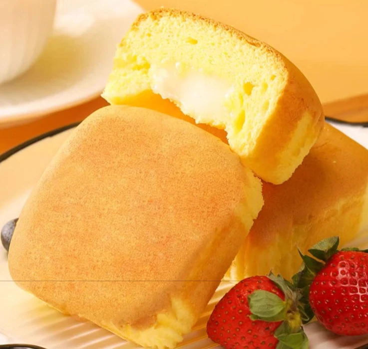 New Arrival Chinese Soft Cream Flavor Stuffed Egg Cake Sponge Cake Breakfast Snacks Tea Cakes Pastry Cream Box 300g Wholesale