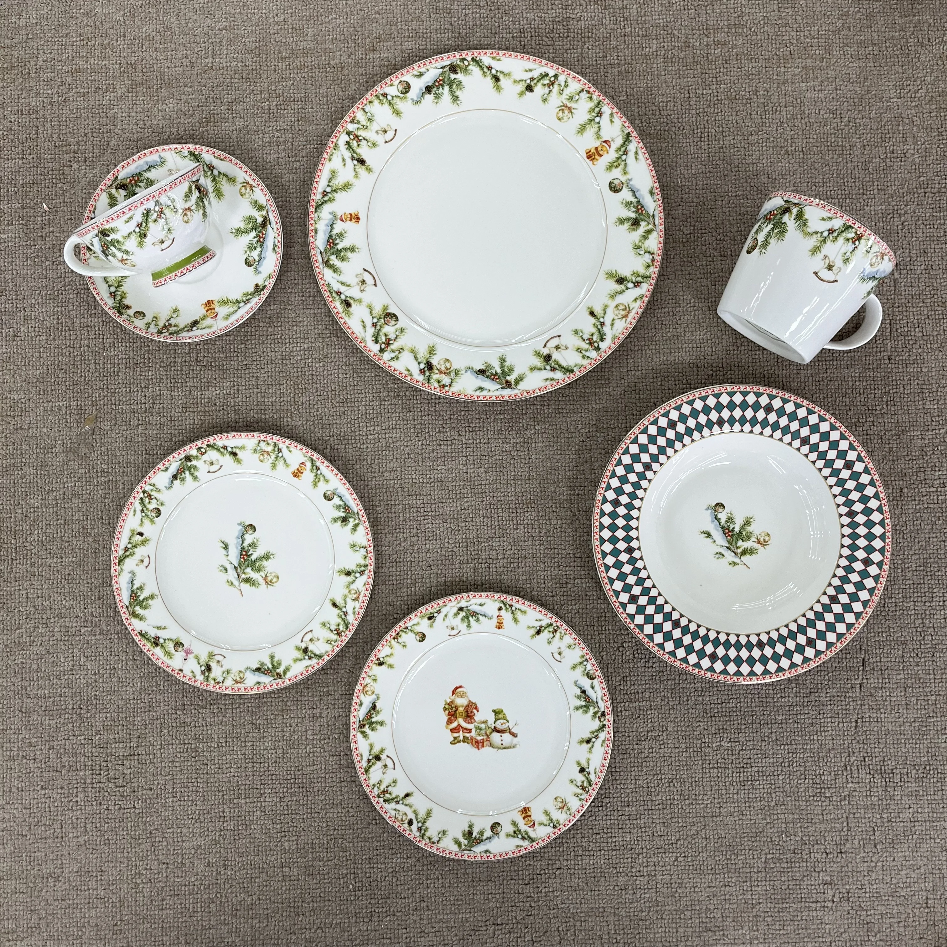 Πιάτα, Φλιτζάνια & Φλιτζάνια από Πορσελάνη με Θέμα Χριστούγεννα και Άγιο Βασίλη με Εορταστικά Φύλλα, Μοτίβα Χιονάνθρωπου & Τετράγωνα Περιθώρια, Σερβίτσιο Τραπεζαρίας