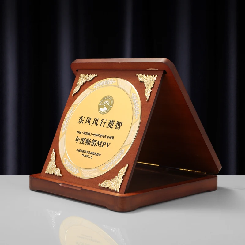 High Demand Round Shield Plaque with Wooden Box for Employ of The Year Awards for Export from China factory