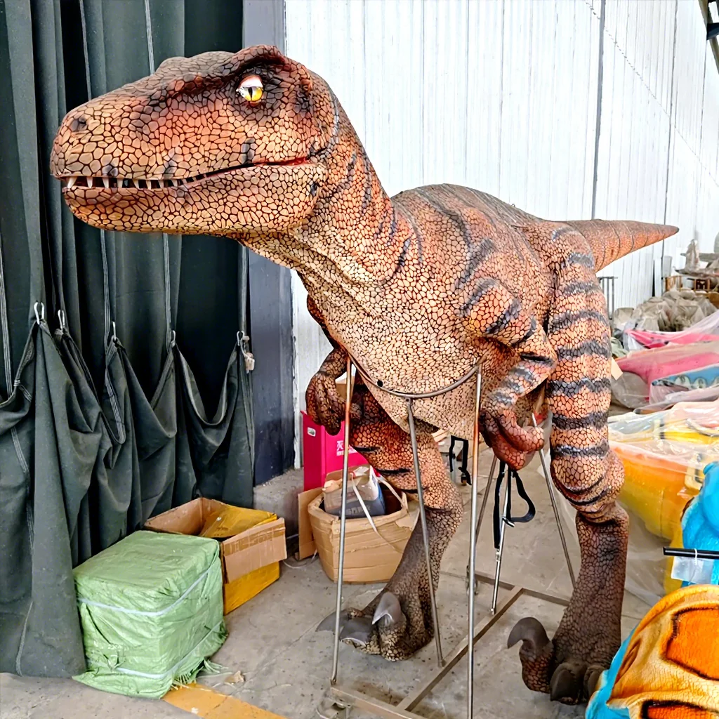 Lifesize Wearable Adult Raptor Costume Amusement Park Entertainment Product Robotic Realistic Velociraptor Dinosaur Suit