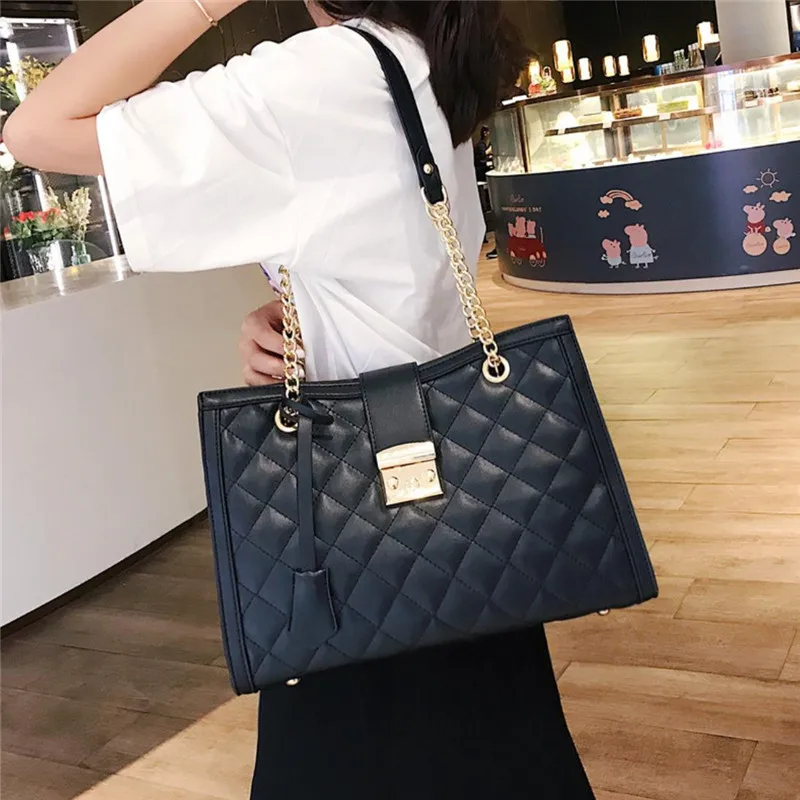 Shoulder Bag Black Prada Handbags, 700gram, Size: Free Size