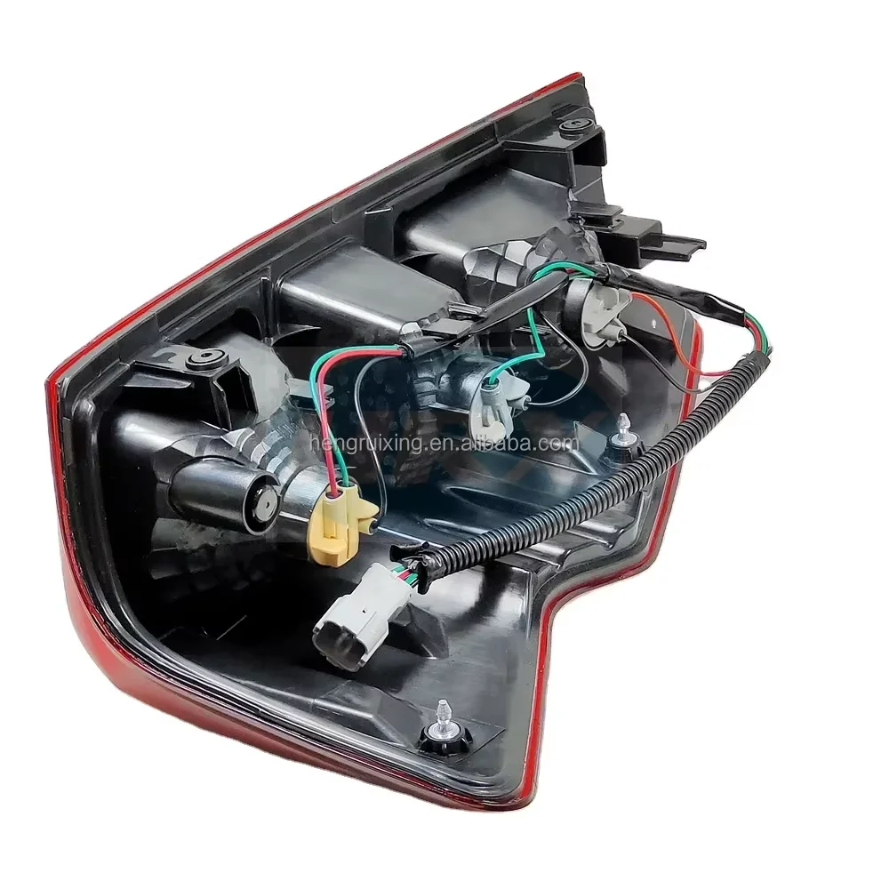 DMAX1.9右后侧发光二极管尾灯左侧转向信号灯8983287994 12v兼容