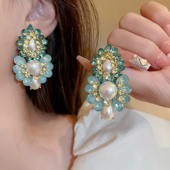 Silver Needle Medieval Diamonds Pearl Flower Vintage Fashion Light Luxury Versatile Wholesale Female Stud earrings for woman