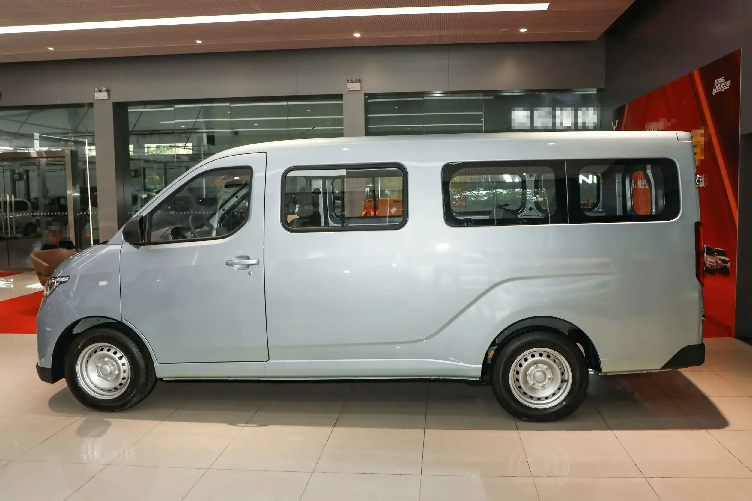 Wuling Yangguang 230km Pure Electric Range Small Electric Van Bus Mini Passenger Car Electric Bus 6 Seater Passenger Vehicle