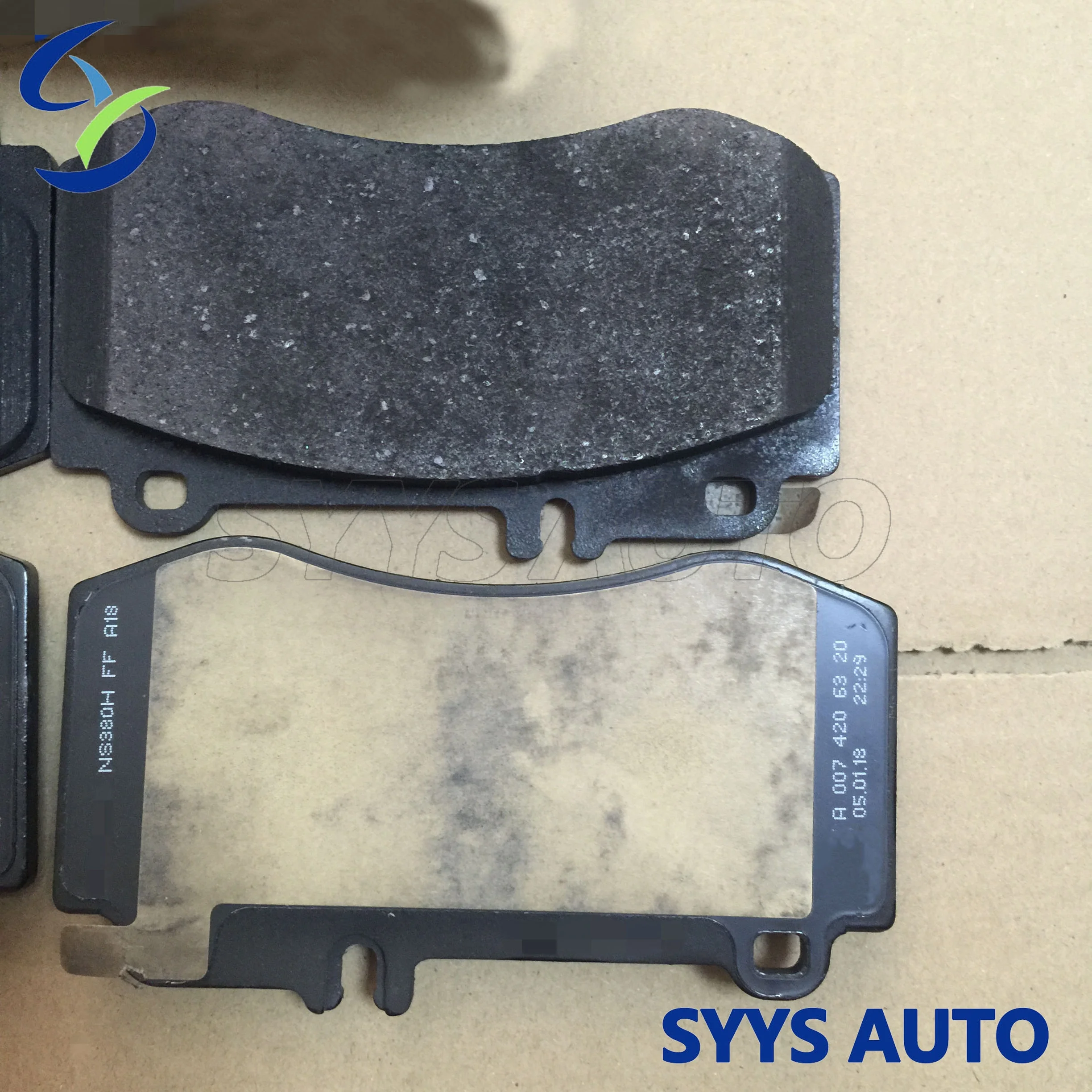 Front Brake Pad 0074206320 007 420 63 20 0004201805 0054207720 For 
