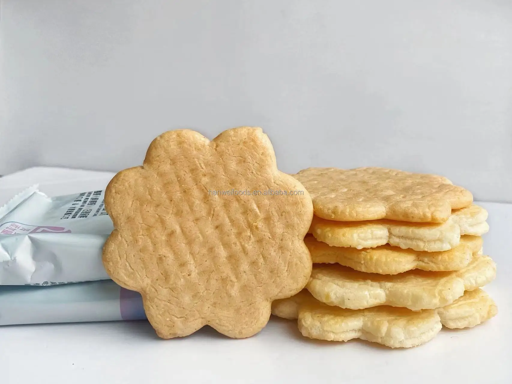 Hot Product Rice Cracker Salty with Sweety Flavor Snow Cake Korean Snacks Bag Packing Cookies Round Sweet Biscuits China 0.28 Kg supplier