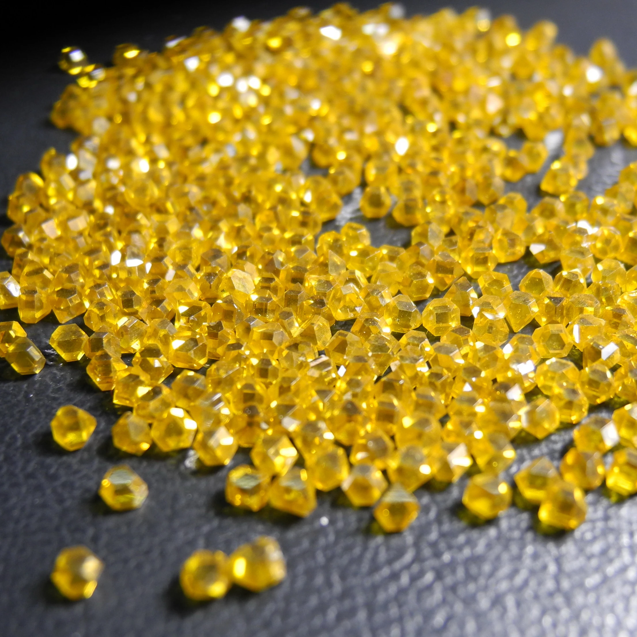 scd未切割大型单晶钻石毛坯钻石价格珠宝或工具的钻石原材料