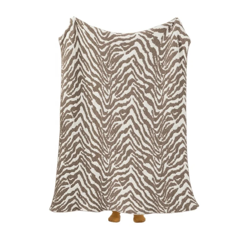 Factory direct sales fluffy cozy chunky zebra polyester knitted blanket for home office for autumn winter BM