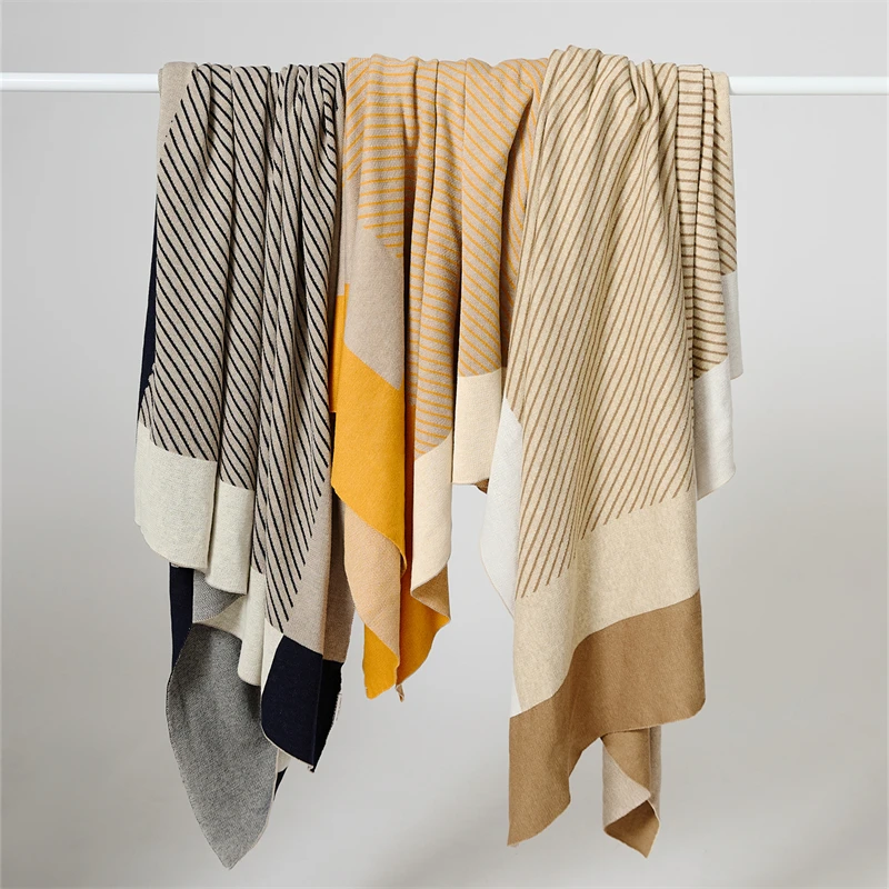 The Comfortable Adult Knitted Blanket With Simple Striped Plaid Brings You Warmth syg details