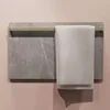 Gris oscuro