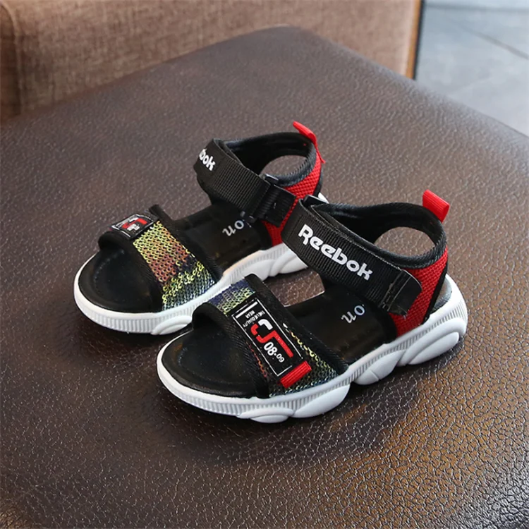 Оптовая продажа новейших летних корейских сандалий на мягкой подошве