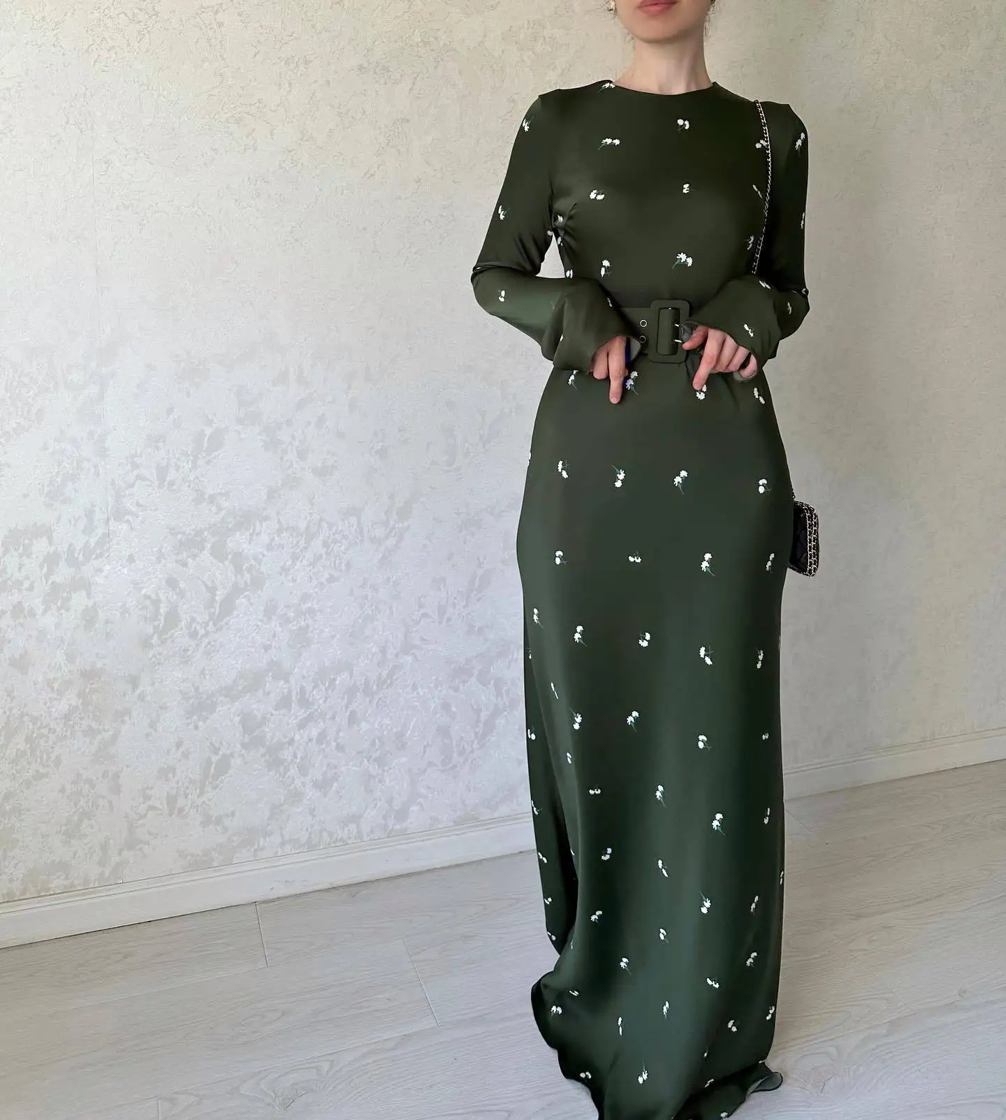 green emerald velvet dress Green Linna Belt – Easy Clothes North America main image 0