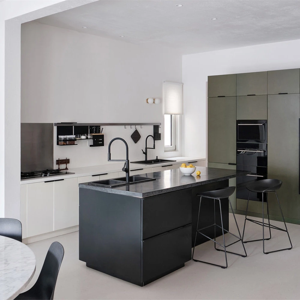 Black And White Kitchen Cabinets