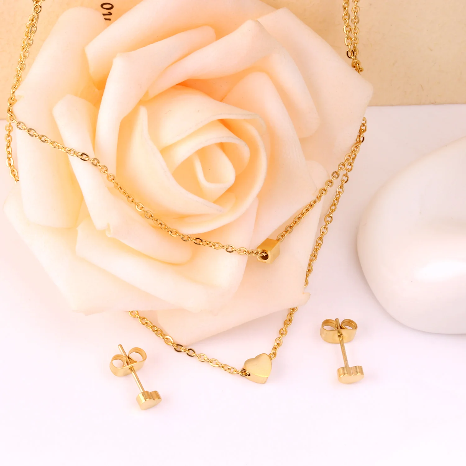 Pendentif En Acier Inoxydable Plaqué Or 18 Carats - Ensemble Neuf Avec étiquettes