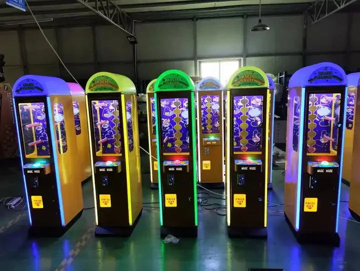Hot Selling Coin Operated Mini Prize Gift Arcade Game Crane Machines for Shopping Malls