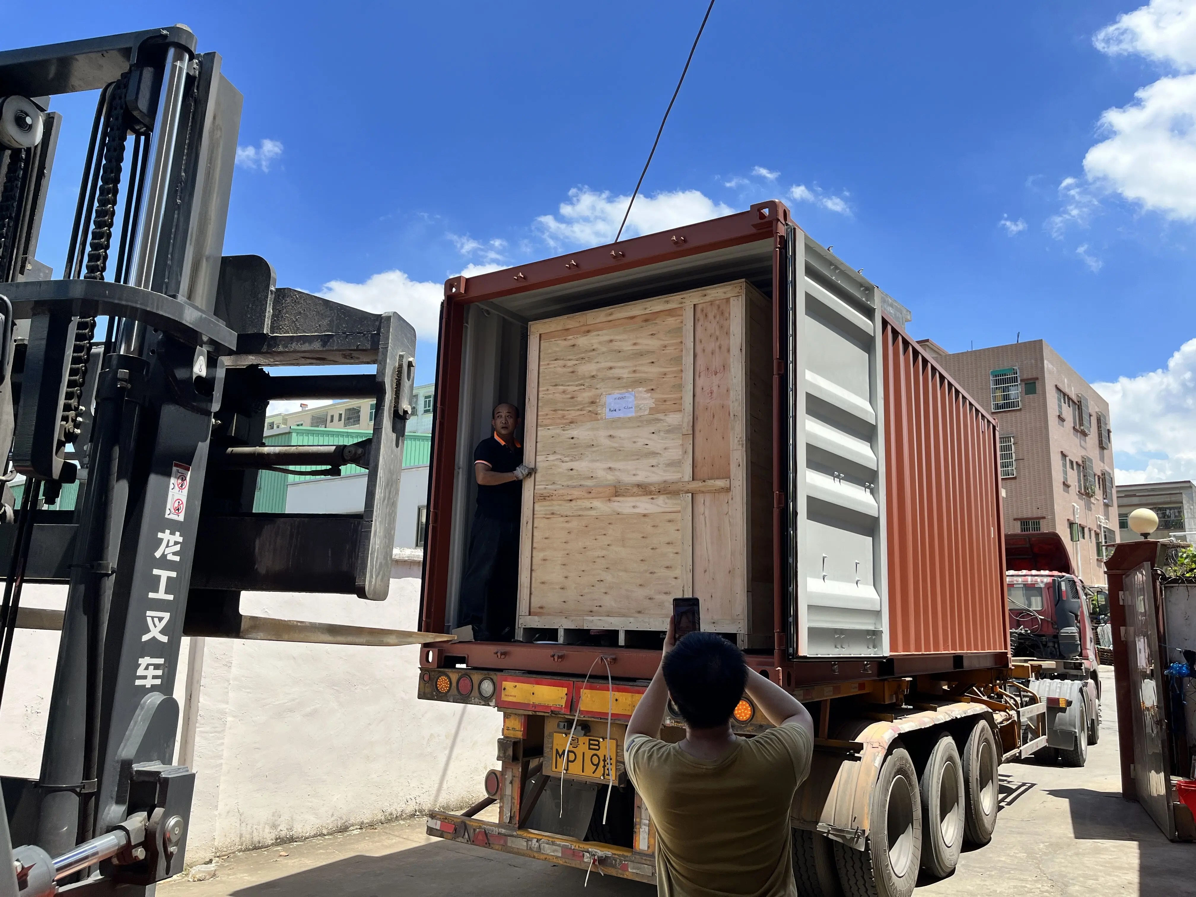 High Quality 15tons Vertical Plastic Injection Moulding Machine For