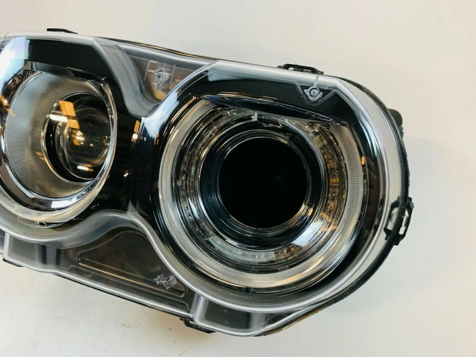 Source 2015 2016 2017 2018 2019 DODGE CHALLENGER HEADLIGHT RIGHT