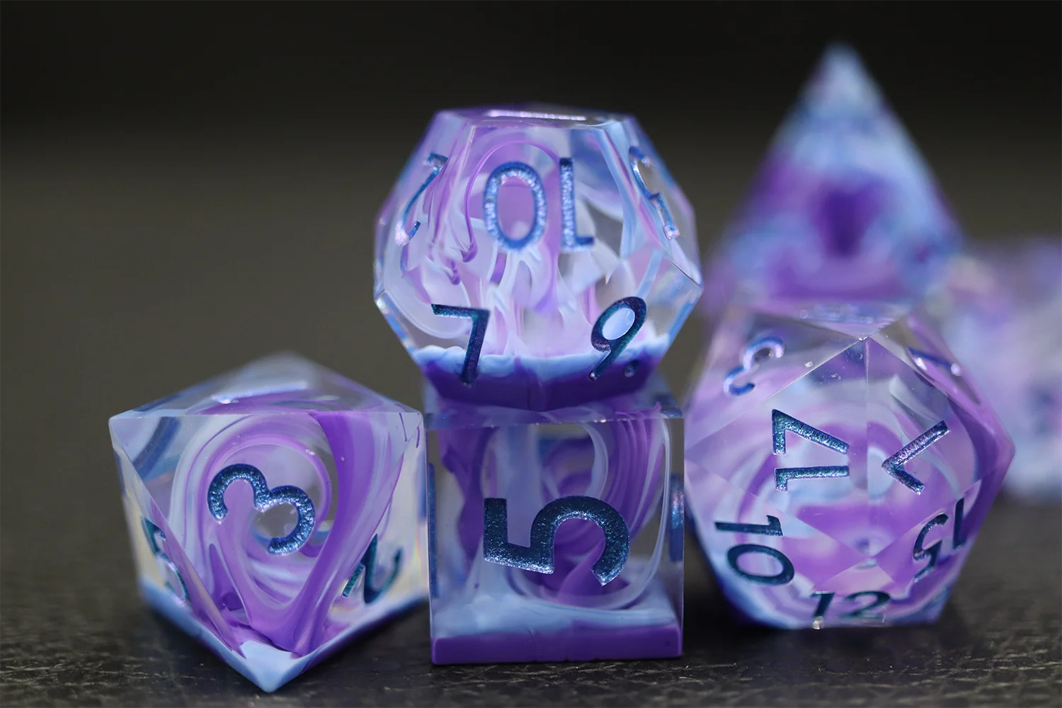 High-End Multi-Sided Inject Core Dice Set Sharp-Edge Resin Dices for Dnd Board Game factory
