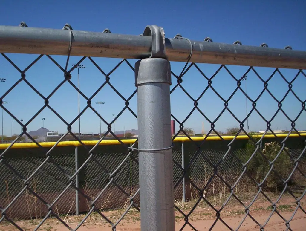 product pvc coated 15 inch chain link fence factory direct supply heavy duty chain link fence wire galvanized chain link fence381-5