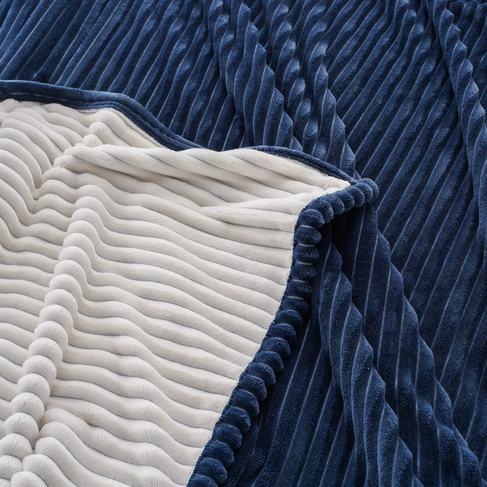 
 High Quality Lightweight Cozy Soft Plush Microfiber Blue Flannel Fleece Throw Blankets Free Sample Fleece Blanket For Home Sofa  