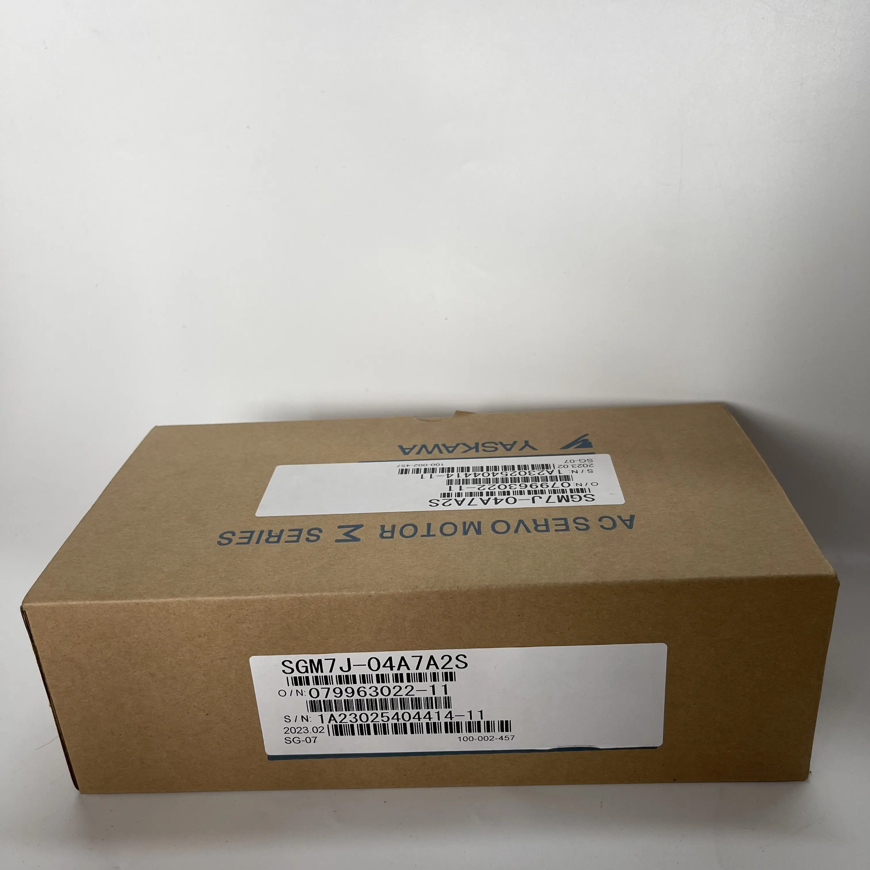 YASKAWA AC Servo Motor SGM7J-04A7A2S