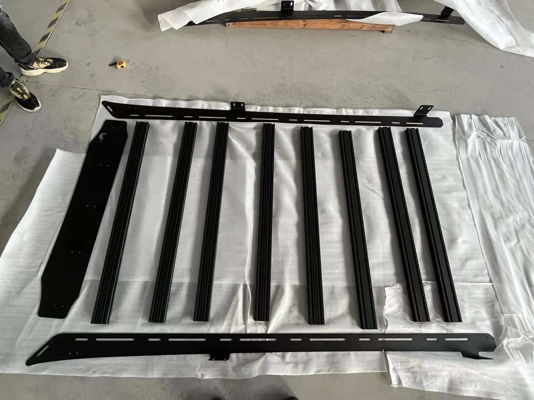 Spedking 2010-2022 Высокое качество алюминиевых ножках с регулируемой длиной перекрестные штанги для крепления лампы толстовка длинными рукавами и багажник на крышу 5th Gen TOYOTA 4runner roofrack