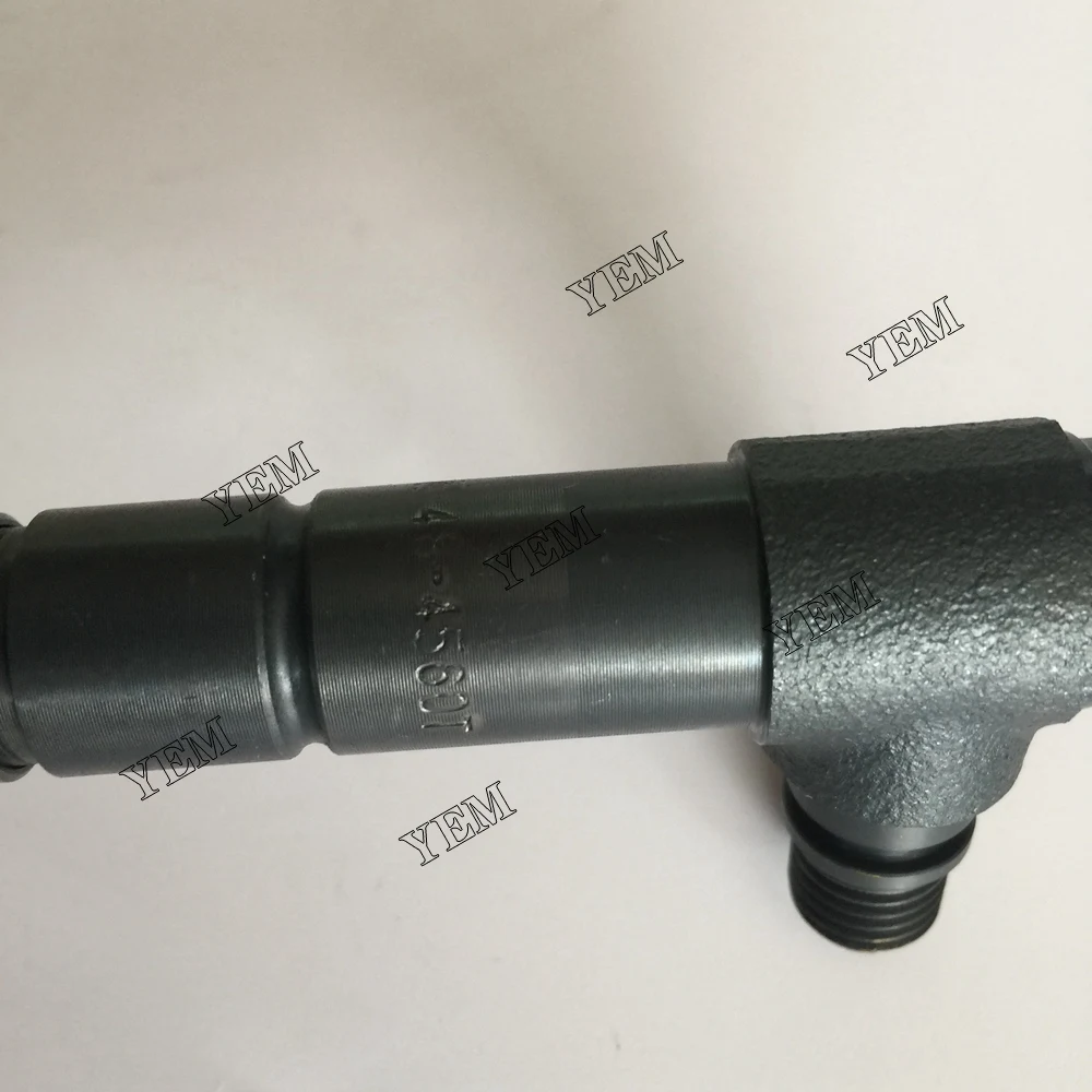 Injector 1G768-53000 for Kubota V3307 Engine Part Replaces 4