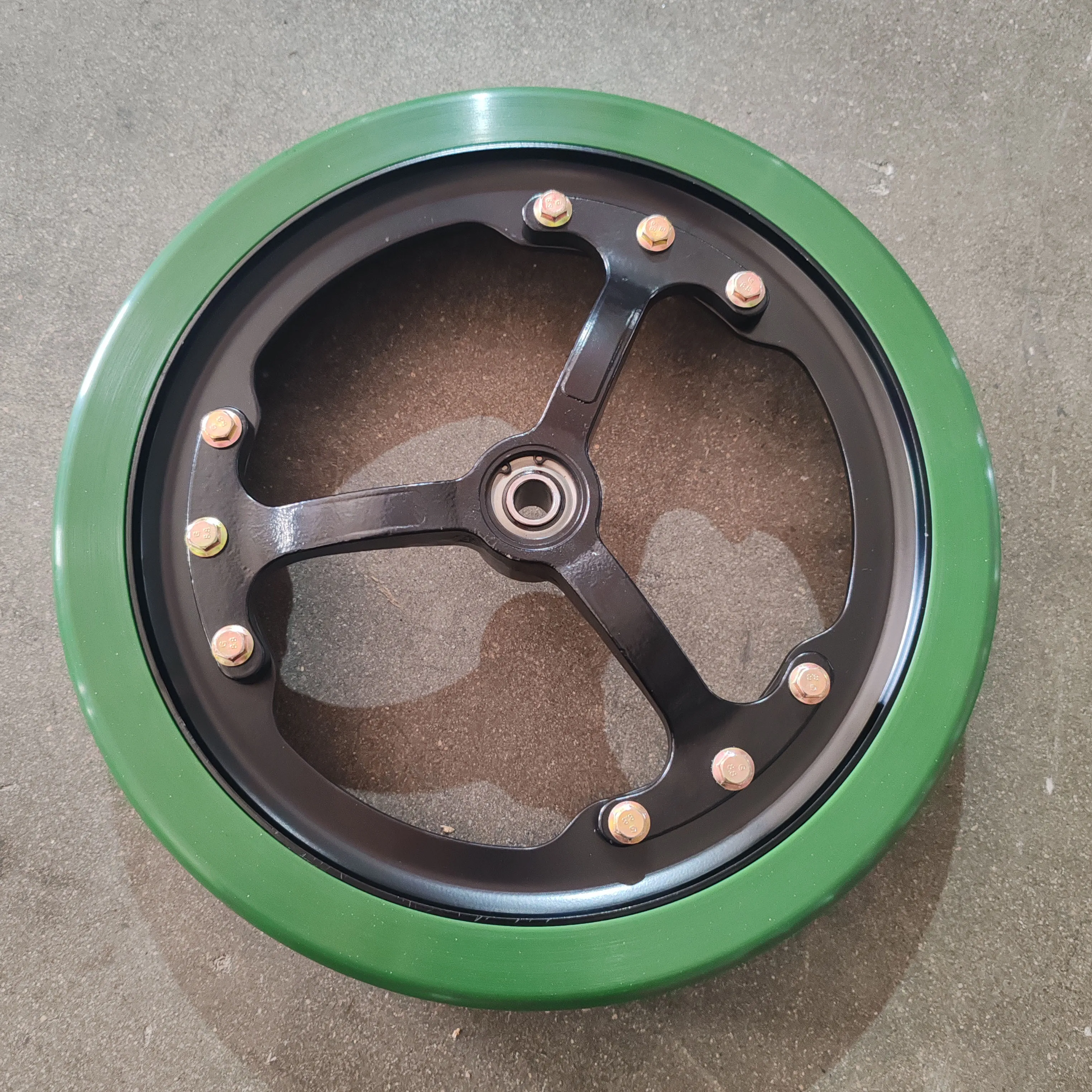 Huichao 3" John Deer 60/90 Series Planter Polyurethane Tire Spoked Gauge Wheels Assembly with 1 Year Warranty