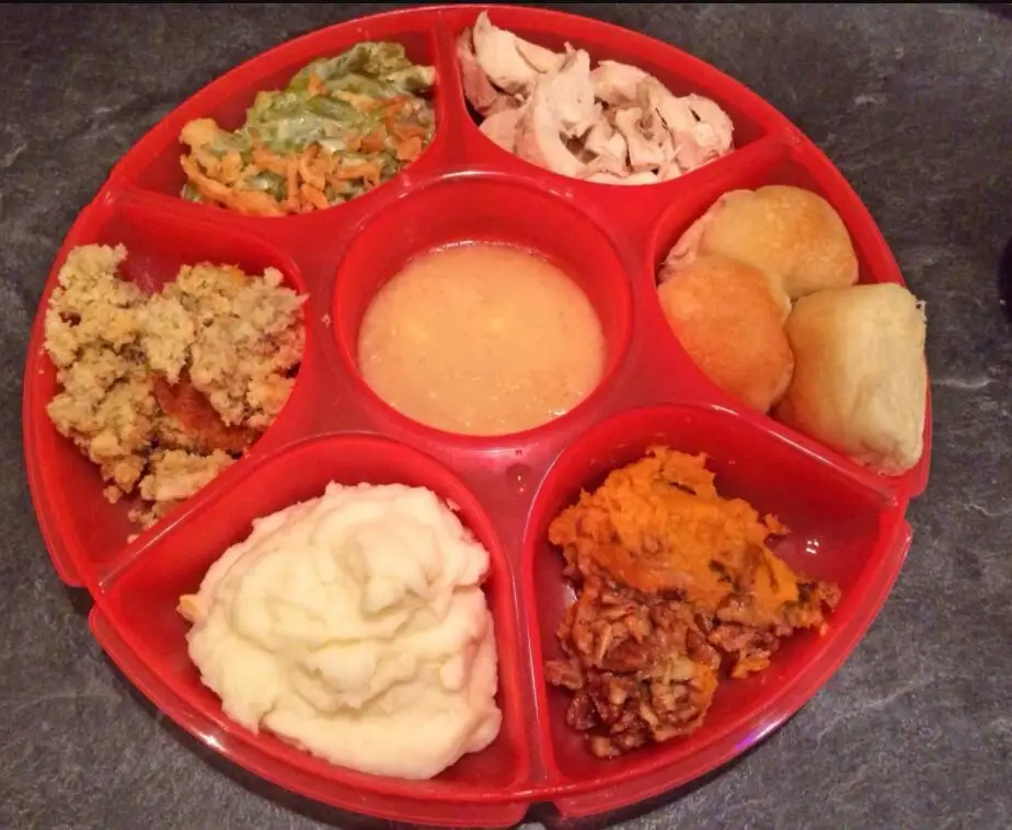 7 Sectional Round Plastic Serving Tray