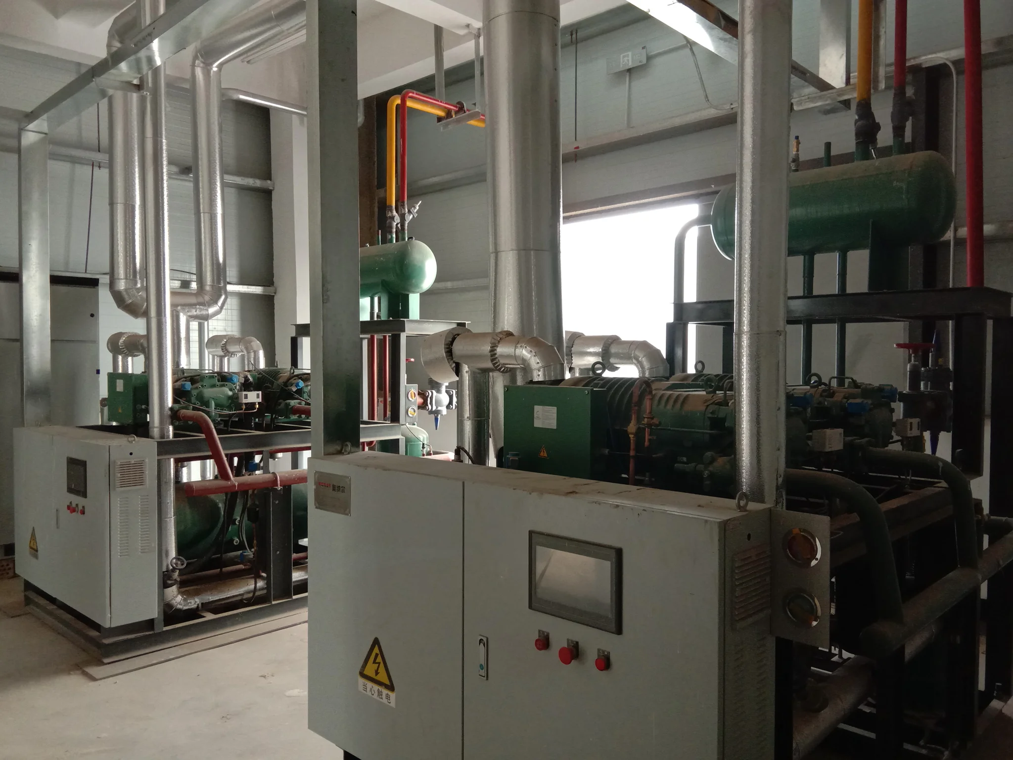 Reliable refrigeration equipment for cold storage, freezers and food processing facilities