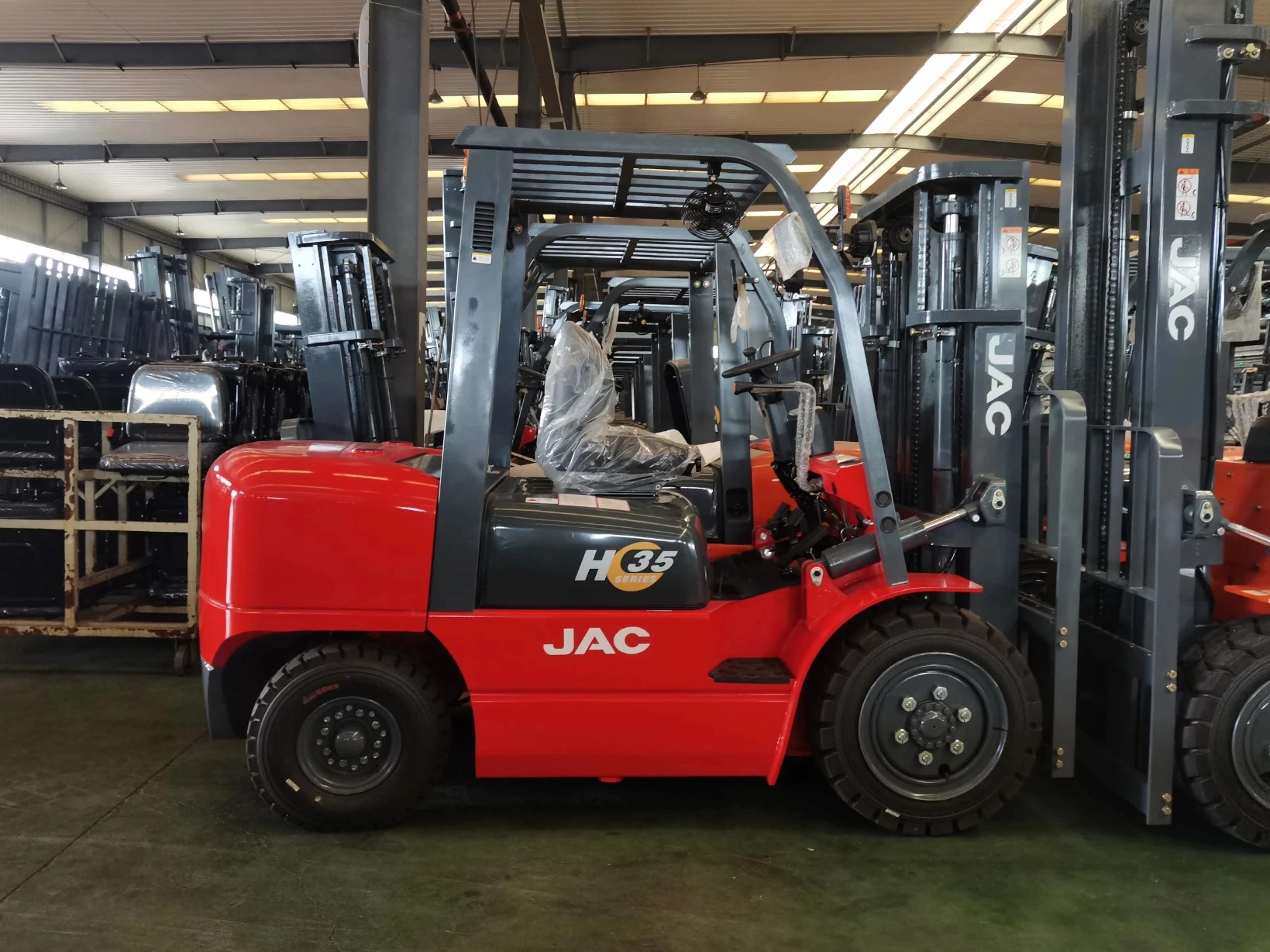 Sino Jac Forklifts 1.5 Tons 3 5 4.5 5 Ton 4.5ton 4.5t Diesel Forklift