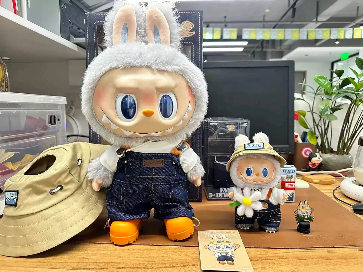 POPMART Labubu ぬいぐるみ 4 点セット POPMART LABUBU MONSTERS FALL in WILD SERIES - 40cm Vinyl