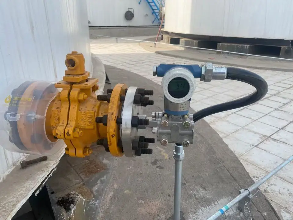 Single Flange Liquid Level Transmitter Differential Pressure Transducer Remote Seal Level Transmitter for tank Level