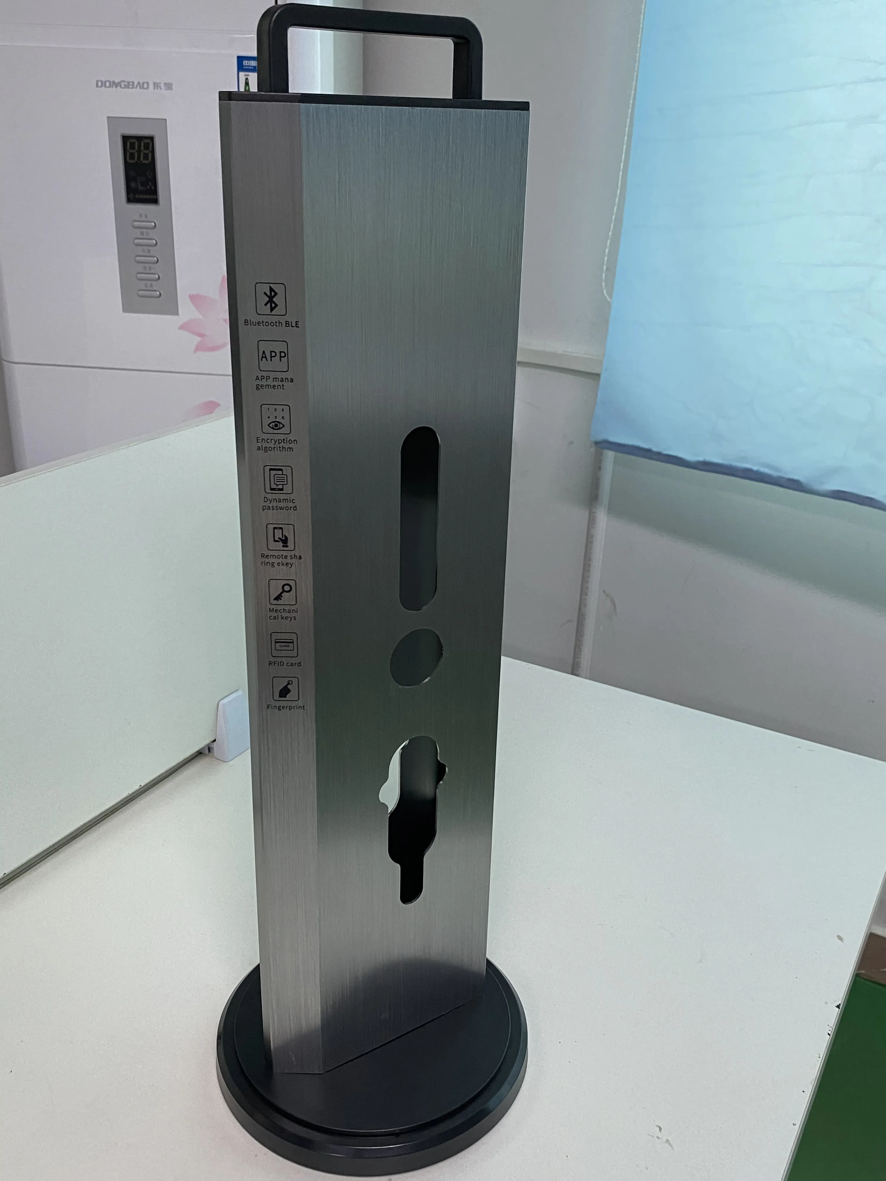 Rotating Smart Lock Display Stand for Exhibition Hall with Fingerprint Locks Compatibility