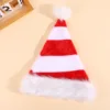 Cappellino patchwork a righe rosse e bianche
