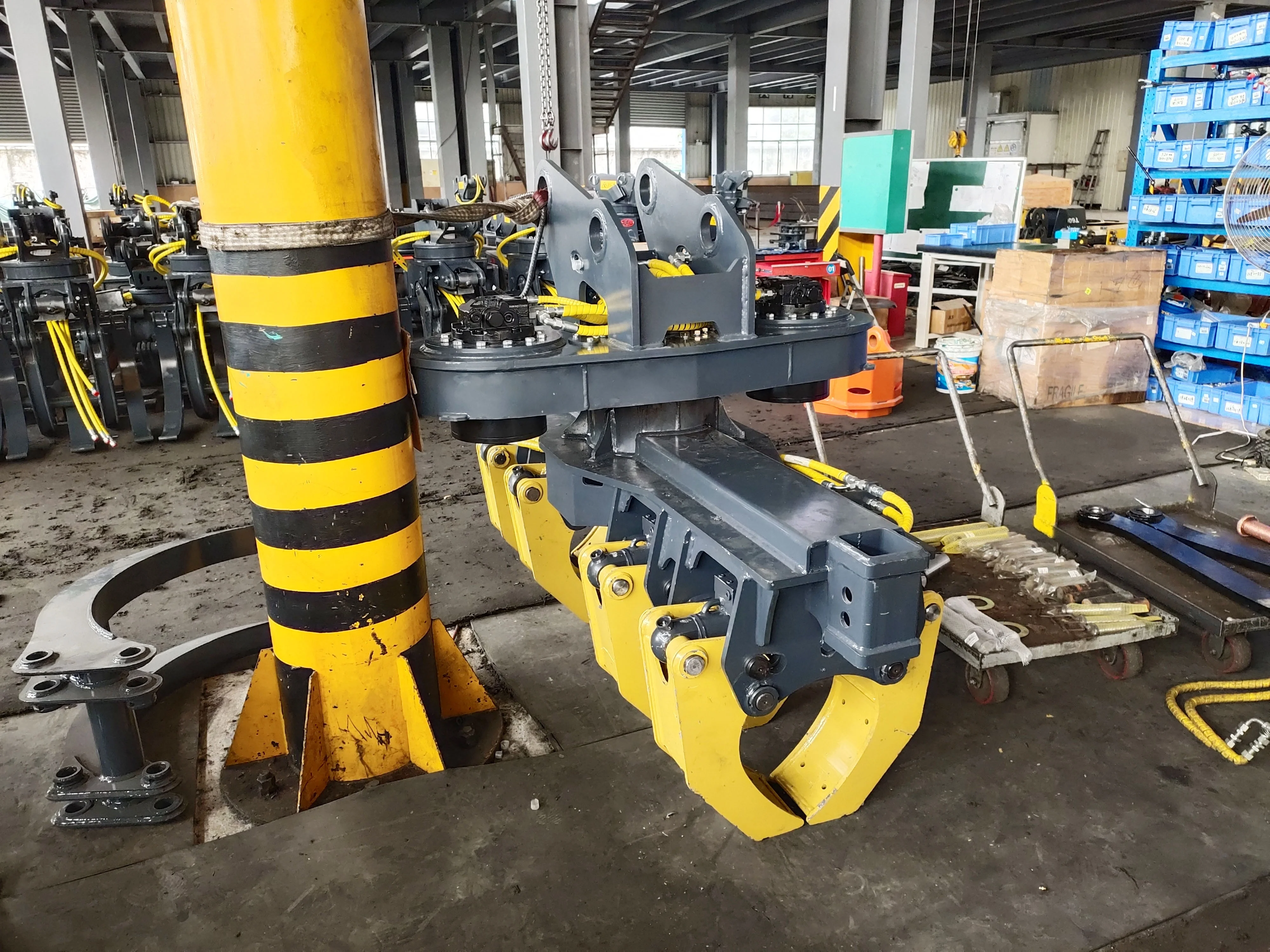 Factory Built Excavator Pole Grab Extendable Telescopic Clamps New Condition Core Motor Pump Engine Gear Pole Setter Grapple