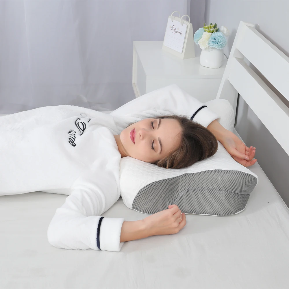 Hot Selling Supports The Cervisaien Oreiller New Patented Natural Traction Bed Anti Wrinkle Cloud Shaped Pillow Cervical Sleep M_voghion.com
