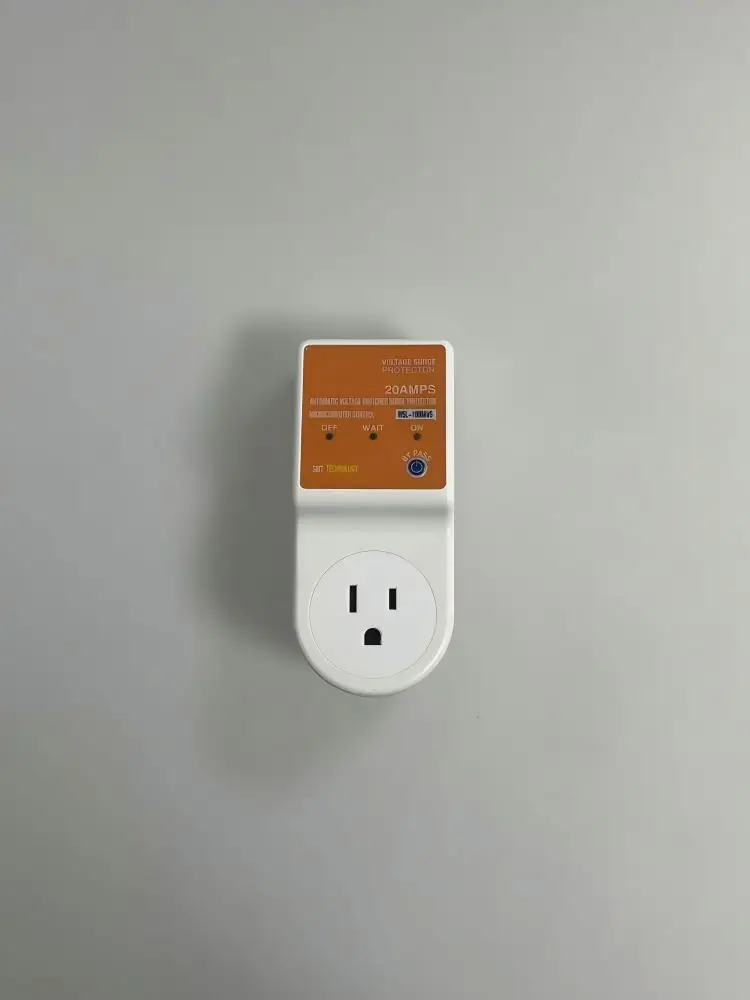 220v surge protector voltage regulator socket refrigerator protector plug and play ce certification438-13