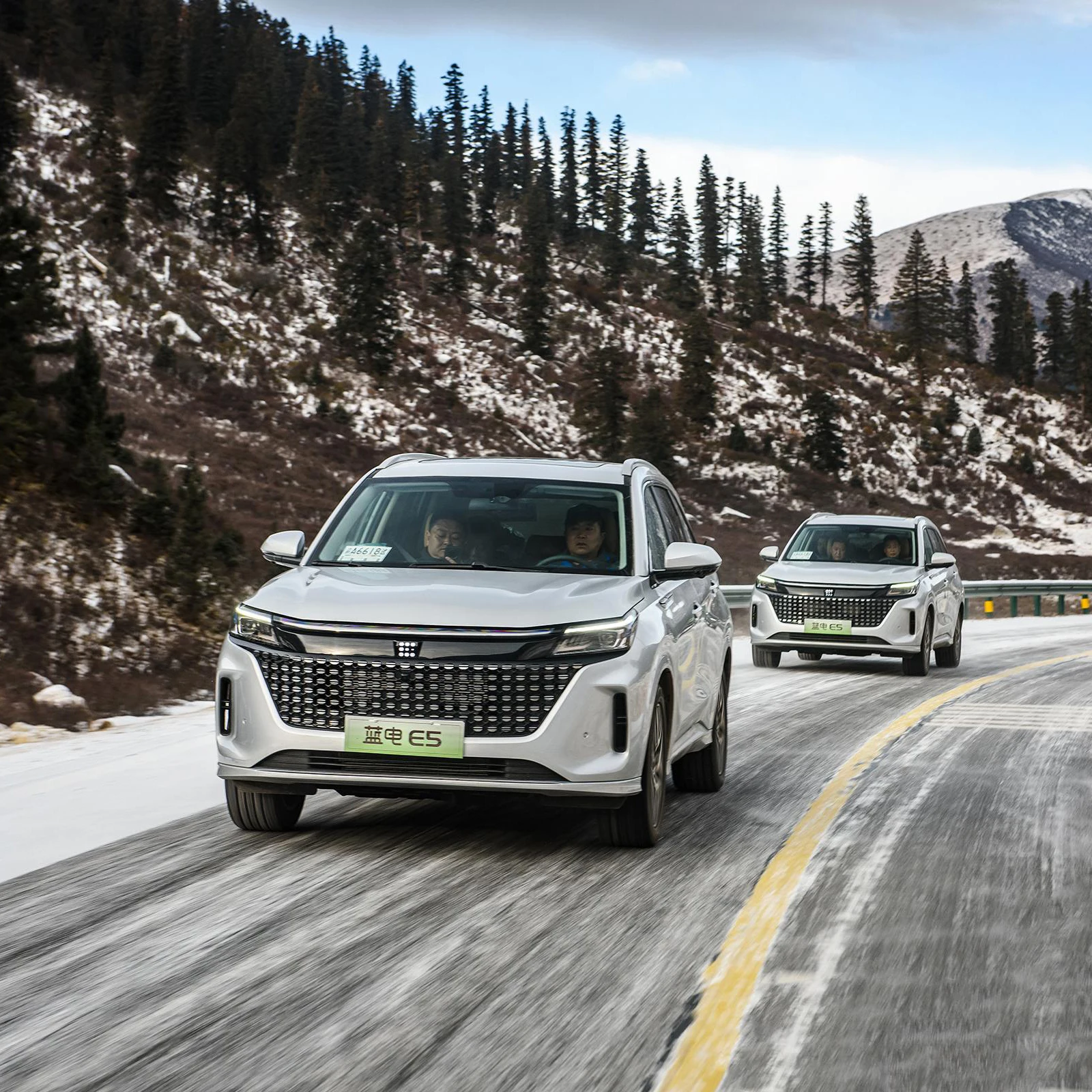 2024 DFSK E5 Plug in Hybrid Ev Phev Midsize Suv Car with Europe EEC/COC Certification