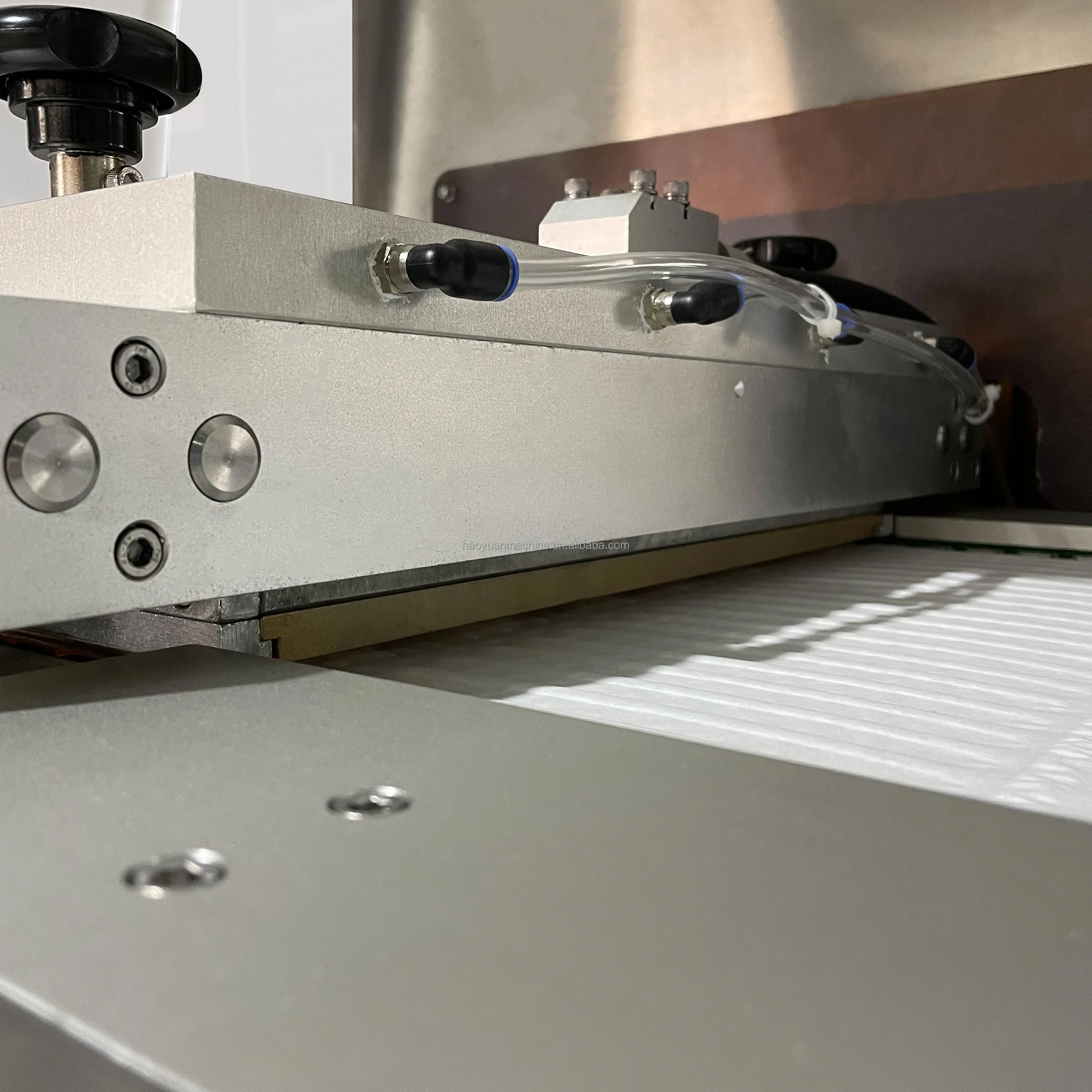 HY-420 Automatic Medical And Surgical Disposable Products Blister Heat Sealing Packaging Packing Machine Price details