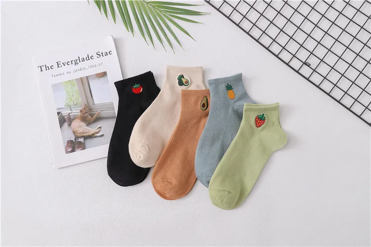 Youki Spring's new ladies embroiders fruit pattern cotton socks