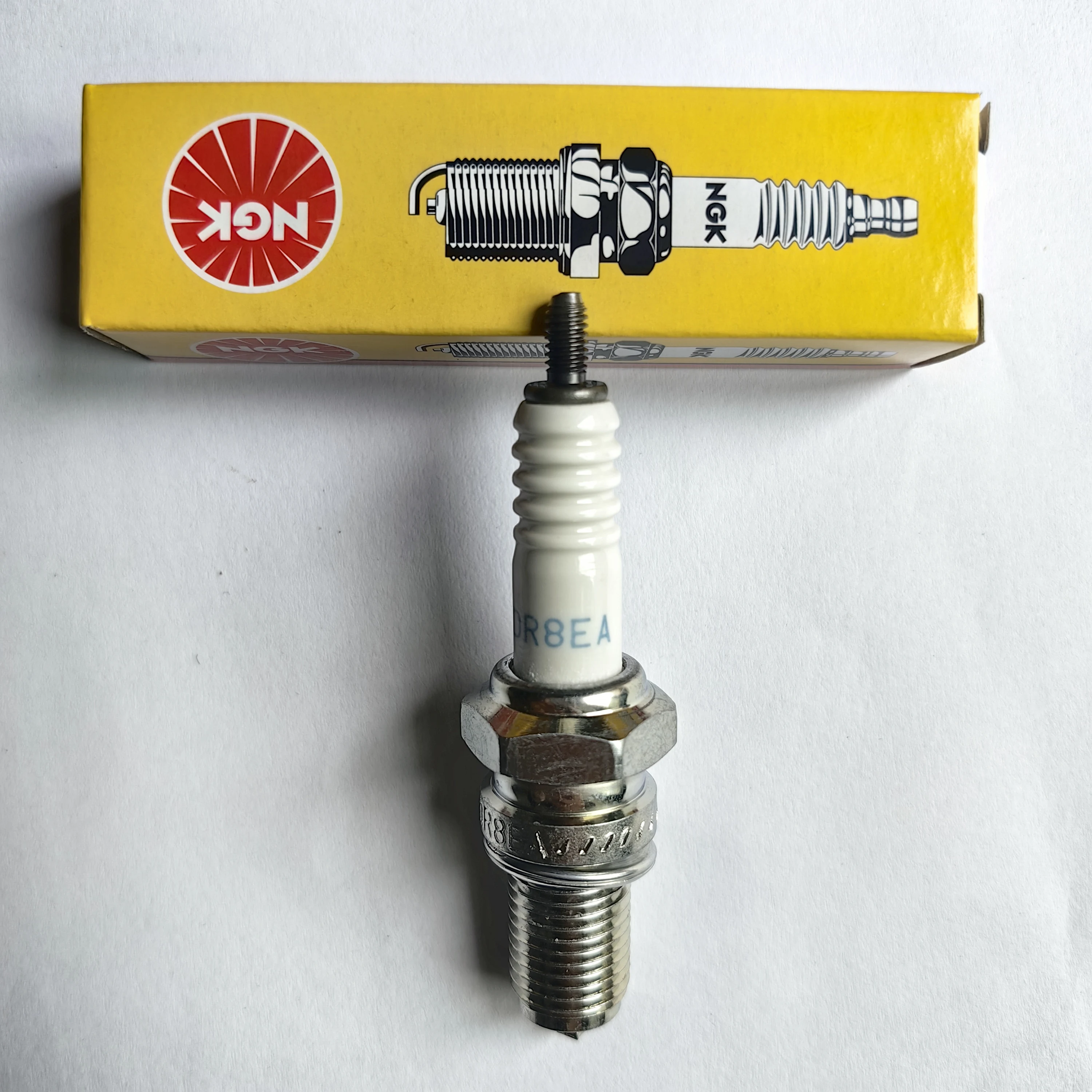 NGK 7162 Candela di Accensione NGK 7162 Candela di Accensione