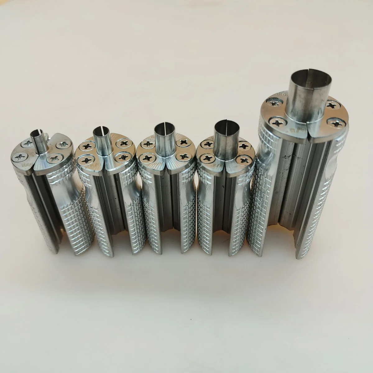 Outil Pneumatique De Retrait De Tuyaux Pour Camion Volvo - Modèle Professionnel KANALA PARTS