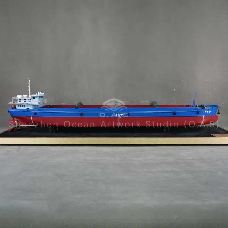 Exquisite bulk carrier model with Norwegian shipyard style. Detailed ship propeller, general arrangement and lines plan are reproduced. Custom logo and painting available. Nice ornament for office & exhibition, ideal shipping business gift, bulk production supported.Amber@vesselmodel.com Tel：+86 18038048785