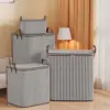 Gris oscuro