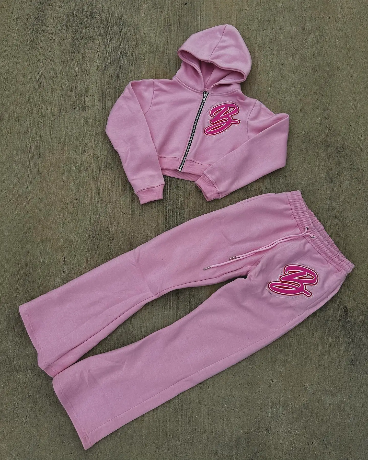Custom Logo Rhinestone Embroidery Cropped Zip up Hoodie and Jogger Sweatpants Set Sweat Suit Flare Sweatsuit Tracksuit for Women gallery 7